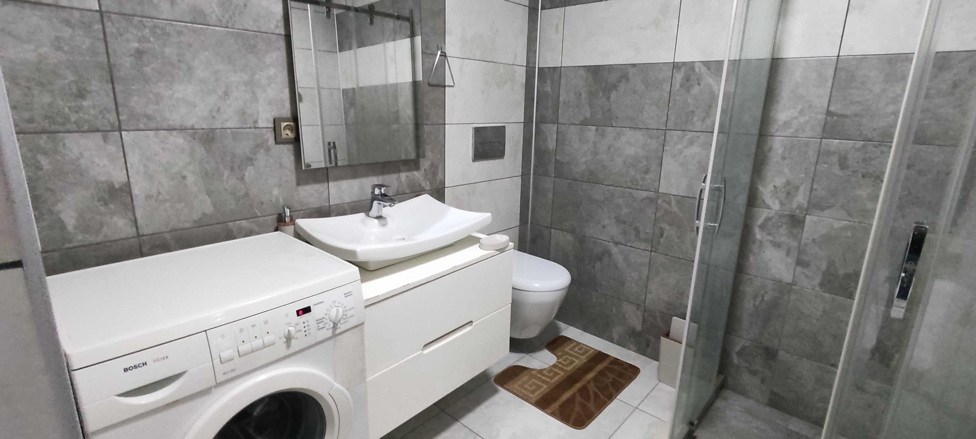 Luxe fully furnished apartment