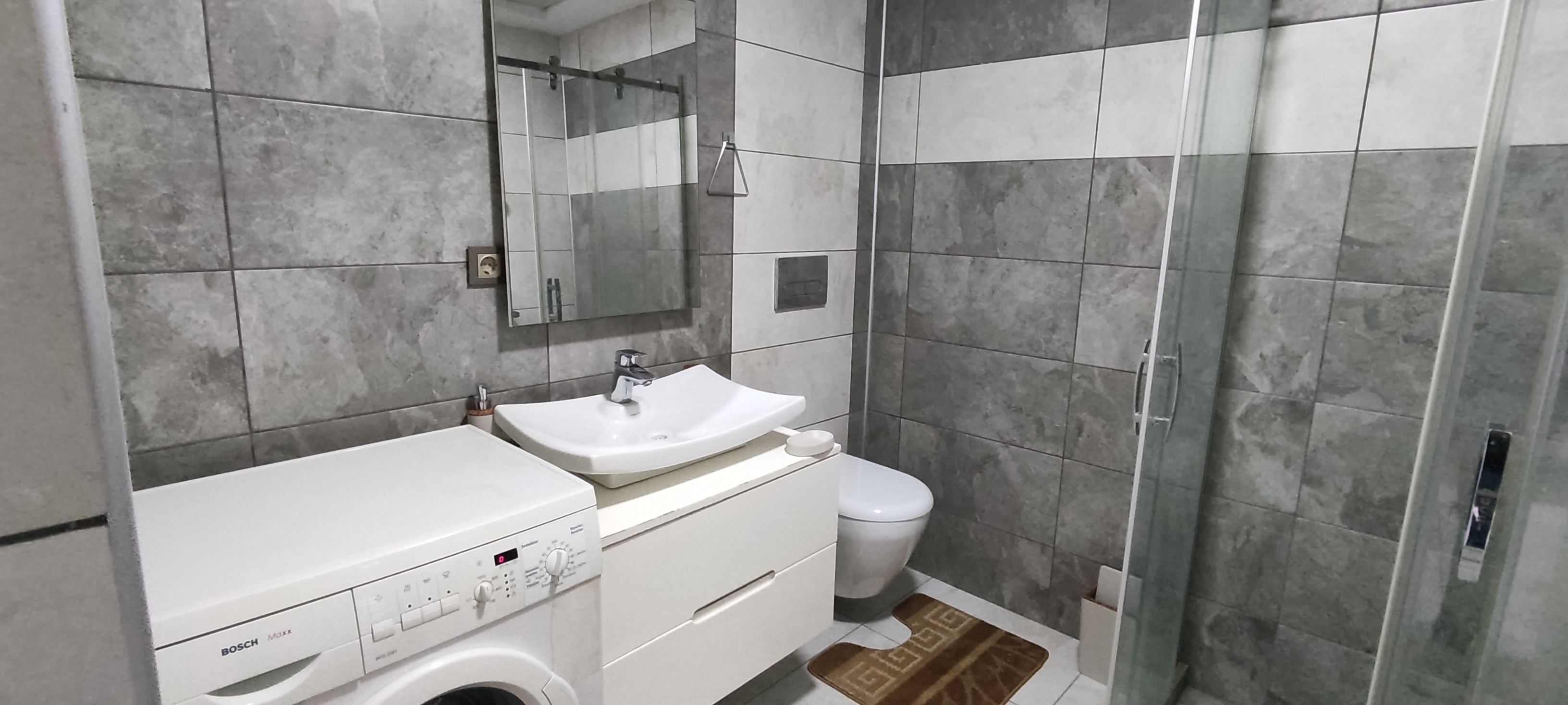 Luxe fully furnished apartment